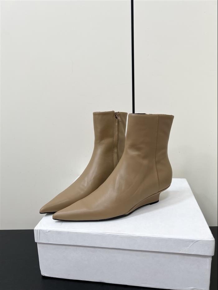 20251128174315162 370